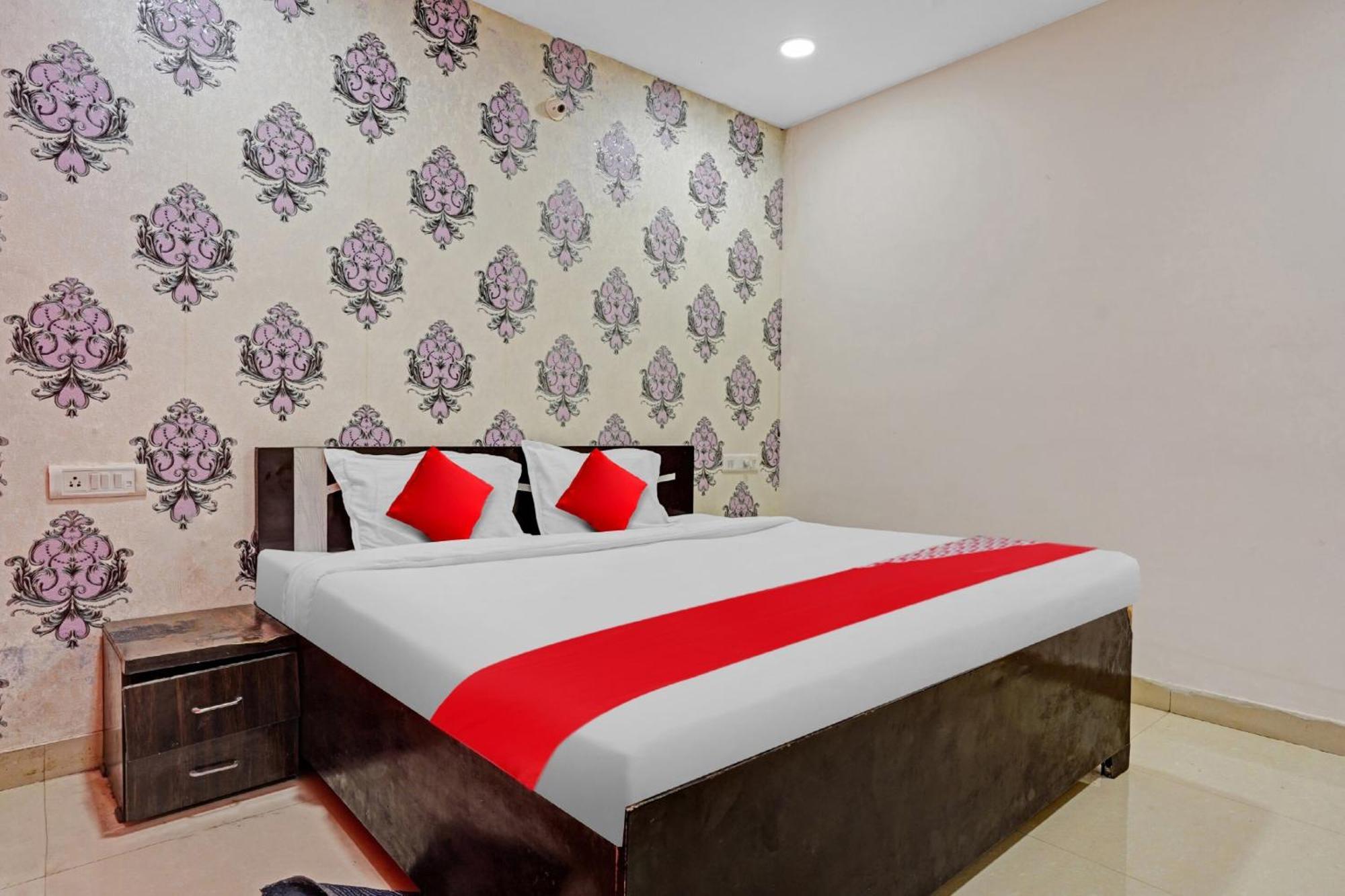 Hotel O Flagship Hotel Gulmohar Inn ボーパール エクステリア 写真